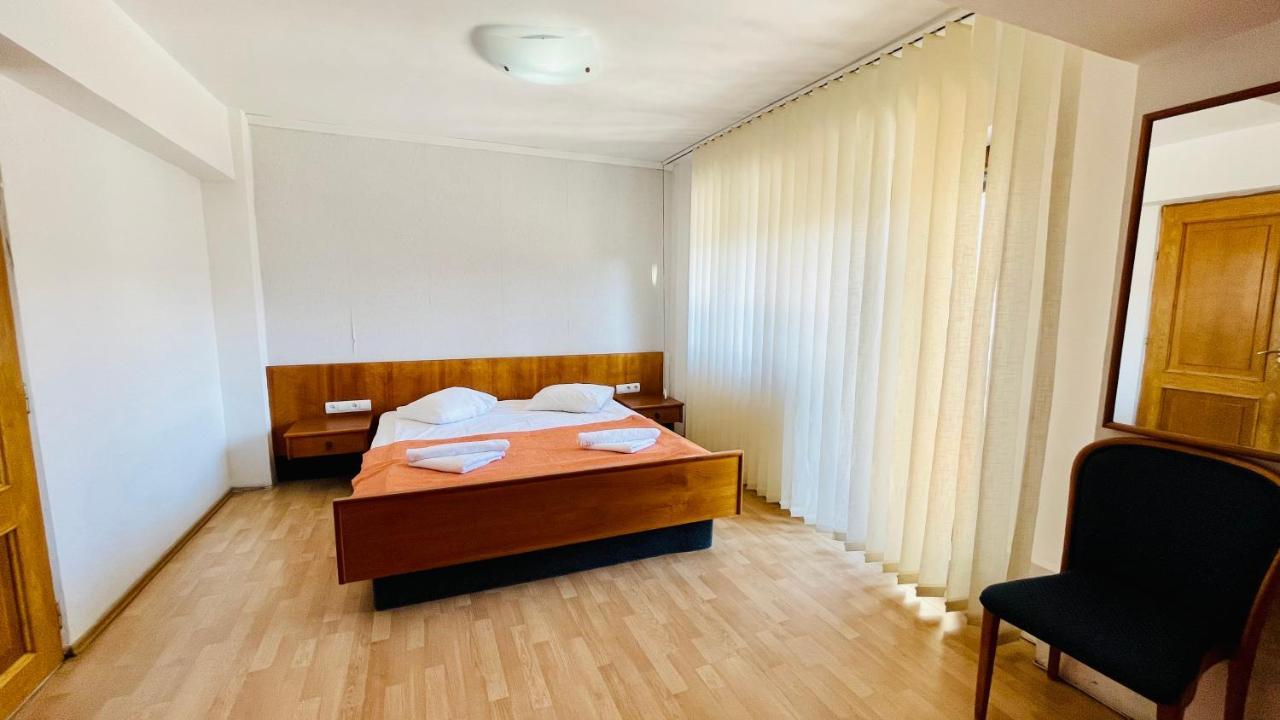 Pensiunea Luminita Busteni Exterior photo